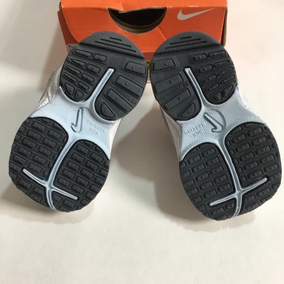 Nike Little Dart 6 White & Blue Unisex Sneakers - Picture 3 of 6